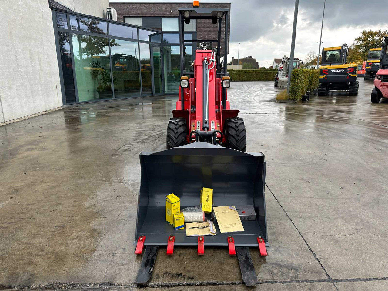 PLUS POWER- 2025 - HQ180T - SKID STEER LOADER - Minicargadora de cadenas: foto 3 PLUS POWER- 2025 - HQ180T - SKID STEER LOADER - Minicargadora de cadenas: foto 3