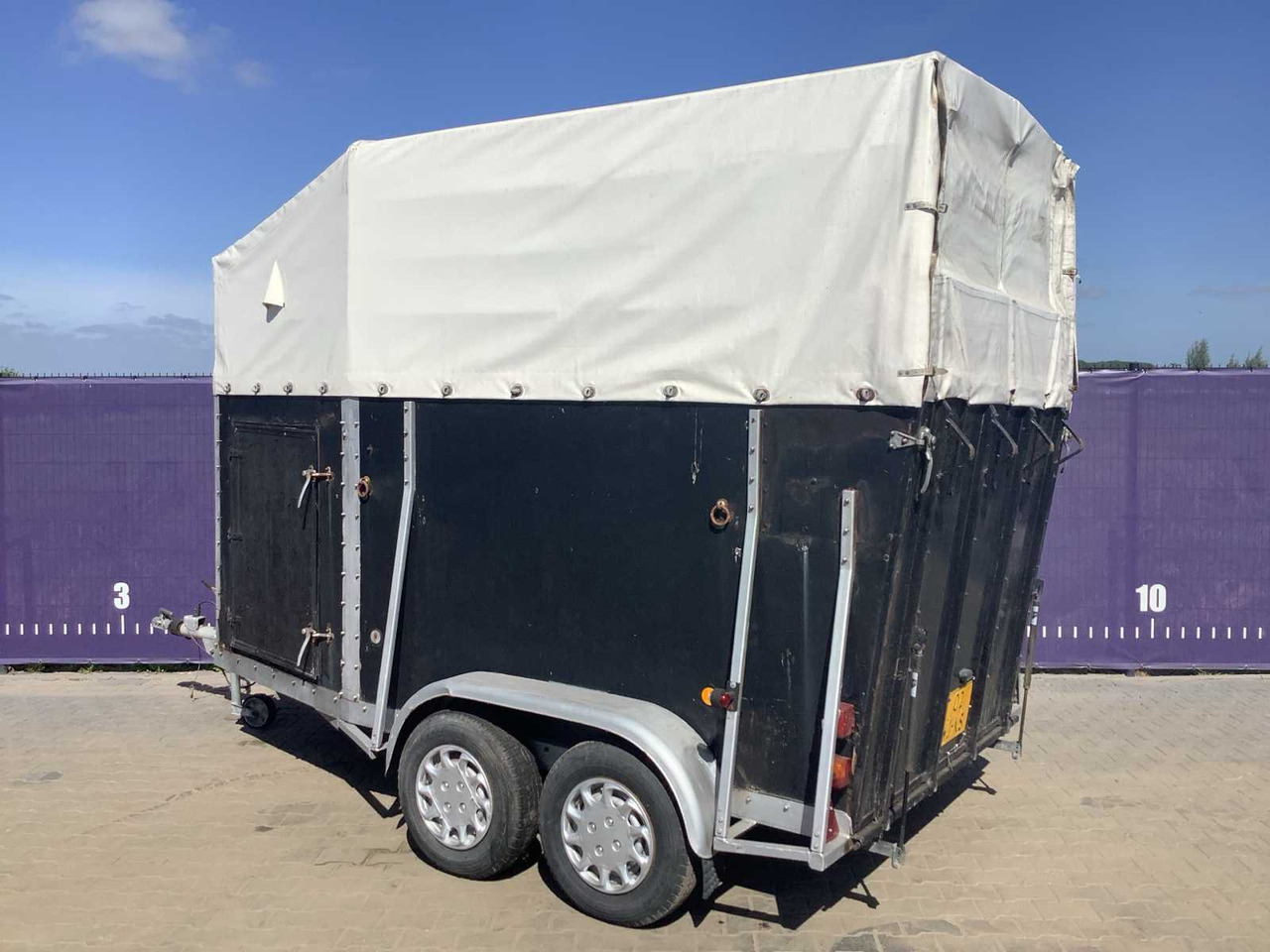 1993 - HOFFMANN - GINDORF - HORSE TRAILER 2-HORSE - Remolque: foto 4 1993 - HOFFMANN - GINDORF - HORSE TRAILER 2-HORSE - Remolque: foto 4