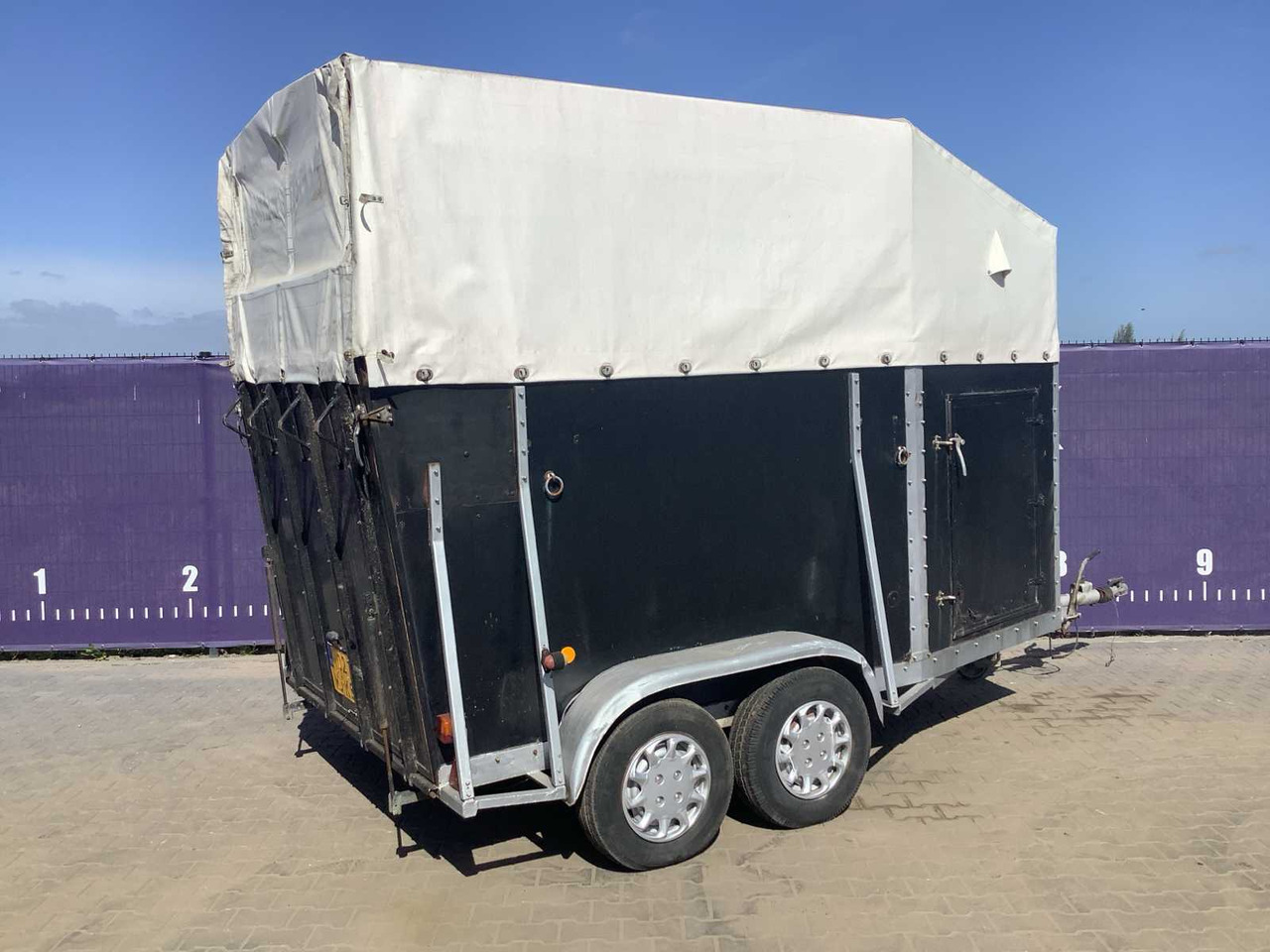 1993 - HOFFMANN - GINDORF - HORSE TRAILER 2-HORSE - Remolque: foto 3 1993 - HOFFMANN - GINDORF - HORSE TRAILER 2-HORSE - Remolque: foto 3