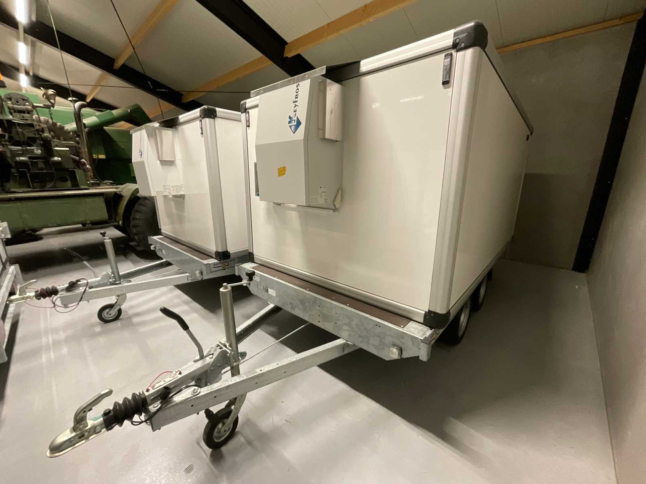 2023 EDUARD 4 TRAILER WITH KEYFROST FRIDGE FREEZER BODY - Remolque: foto 1 2023 EDUARD 4 TRAILER WITH KEYFROST FRIDGE FREEZER BODY - Remolque: foto 1