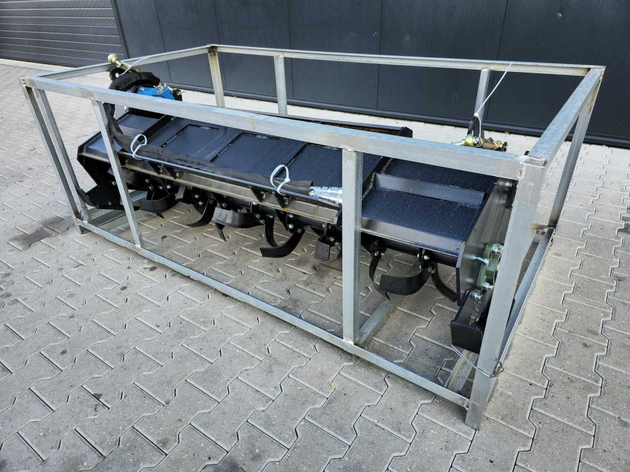 Rhino-Cross 1110x2160x800 - Cultivador: foto 1 Rhino-Cross 1110x2160x800 - Cultivador: foto 1