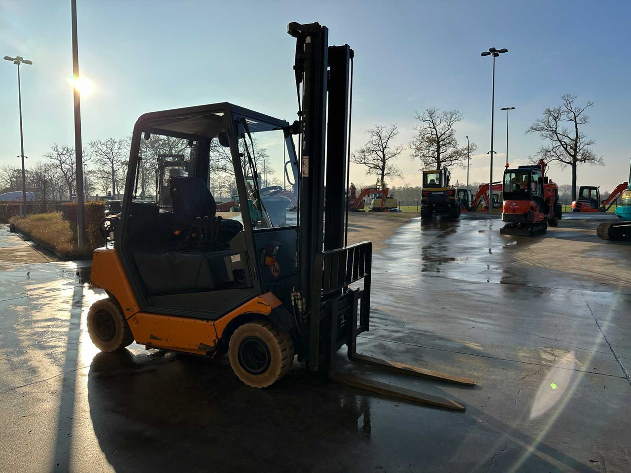 STILL - 2000 - R70-25T - FORKLIFT - Carretilla elevadora: foto 3 STILL - 2000 - R70-25T - FORKLIFT - Carretilla elevadora: foto 3