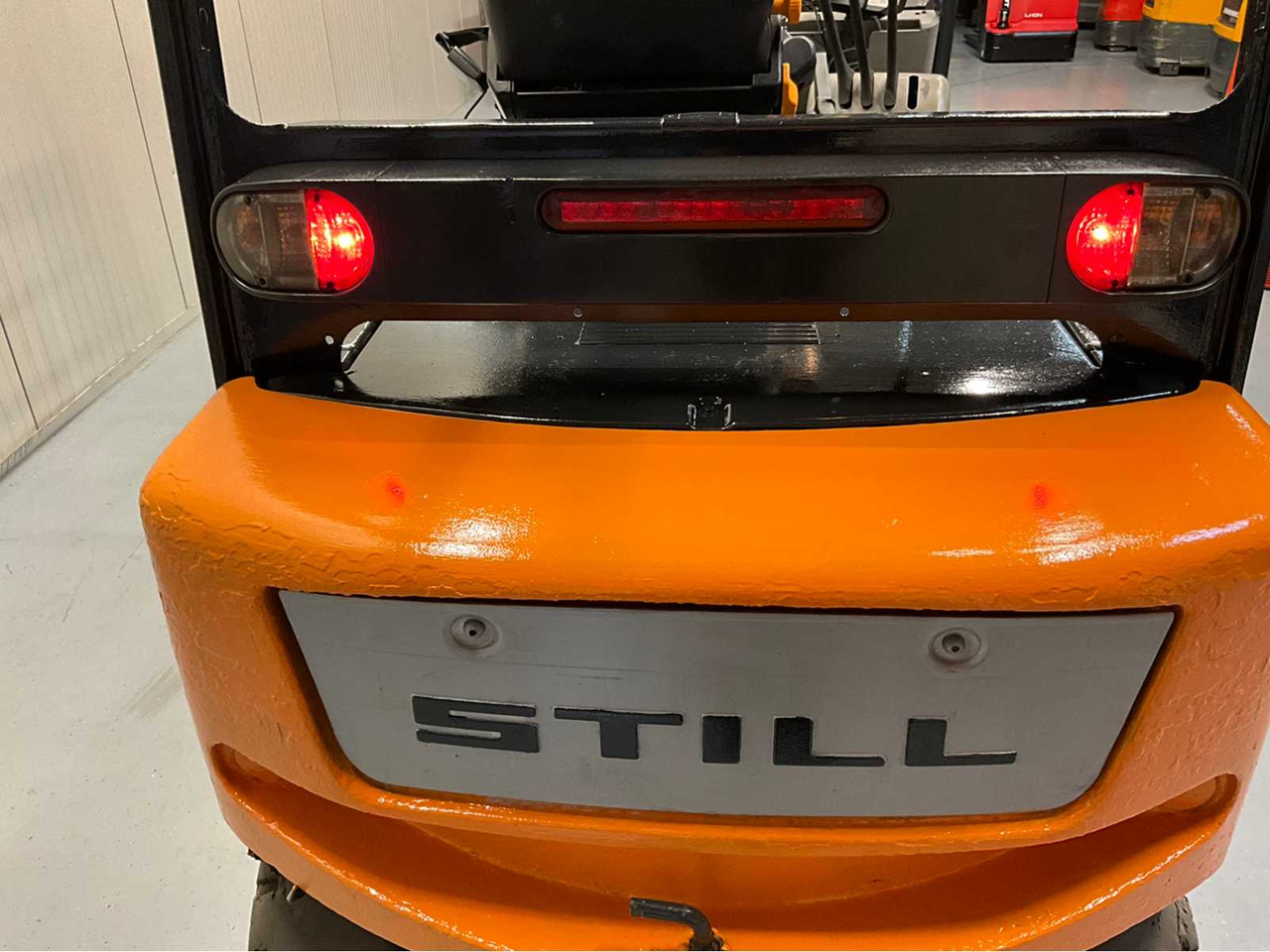 Carretilla elevadora STILL R60-50 FORKLIFT 5000KG WITH FORK POSITIONER - BATTERY 2018 - FORKS 2400MM: foto 16 Carretilla elevadora STILL R60-50 FORKLIFT 5000KG WITH FORK POSITIONER - BATTERY 2018 - FORKS 2400MM: foto 16