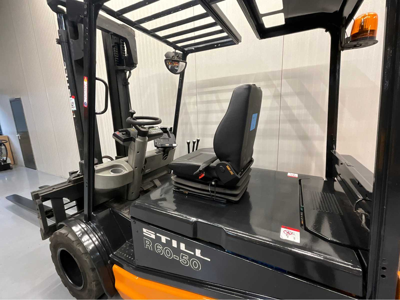 Carretilla elevadora STILL R60-50 FORKLIFT 5000KG WITH FORK POSITIONER - BATTERY 2018 - FORKS 2400MM: foto 19 Carretilla elevadora STILL R60-50 FORKLIFT 5000KG WITH FORK POSITIONER - BATTERY 2018 - FORKS 2400MM: foto 19