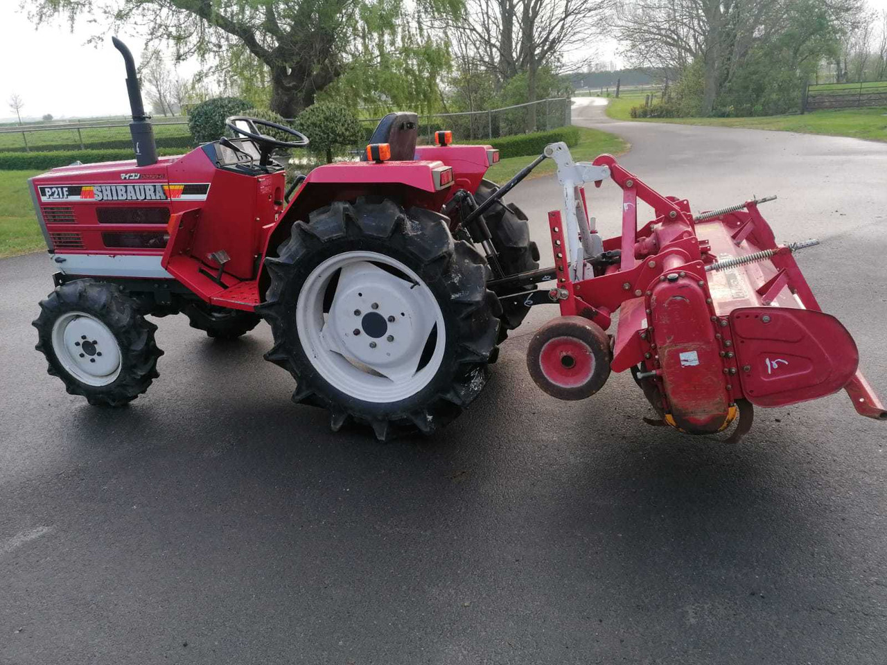 Shibaura P21F - Mini tractor: foto 1 Shibaura P21F - Mini tractor: foto 1