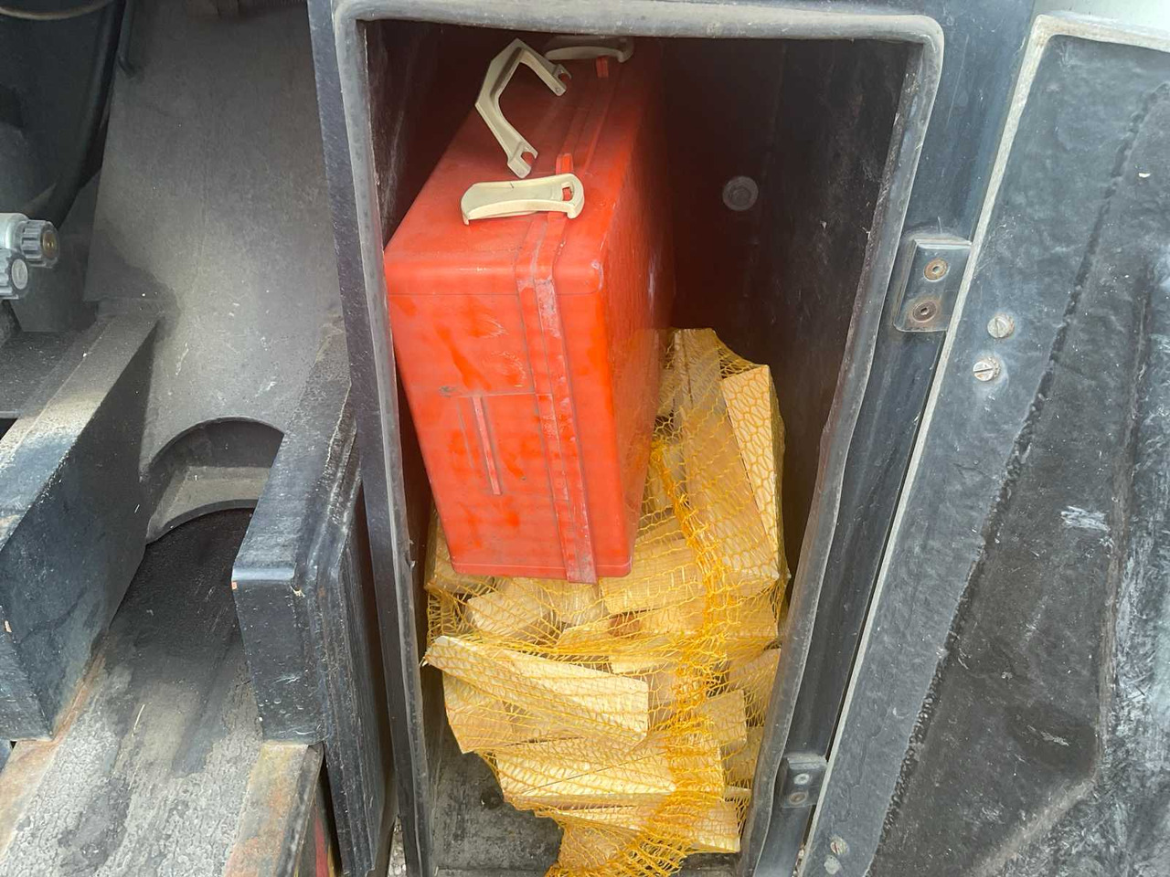 Grúa automontante Spierings SK377-AT3: foto 32