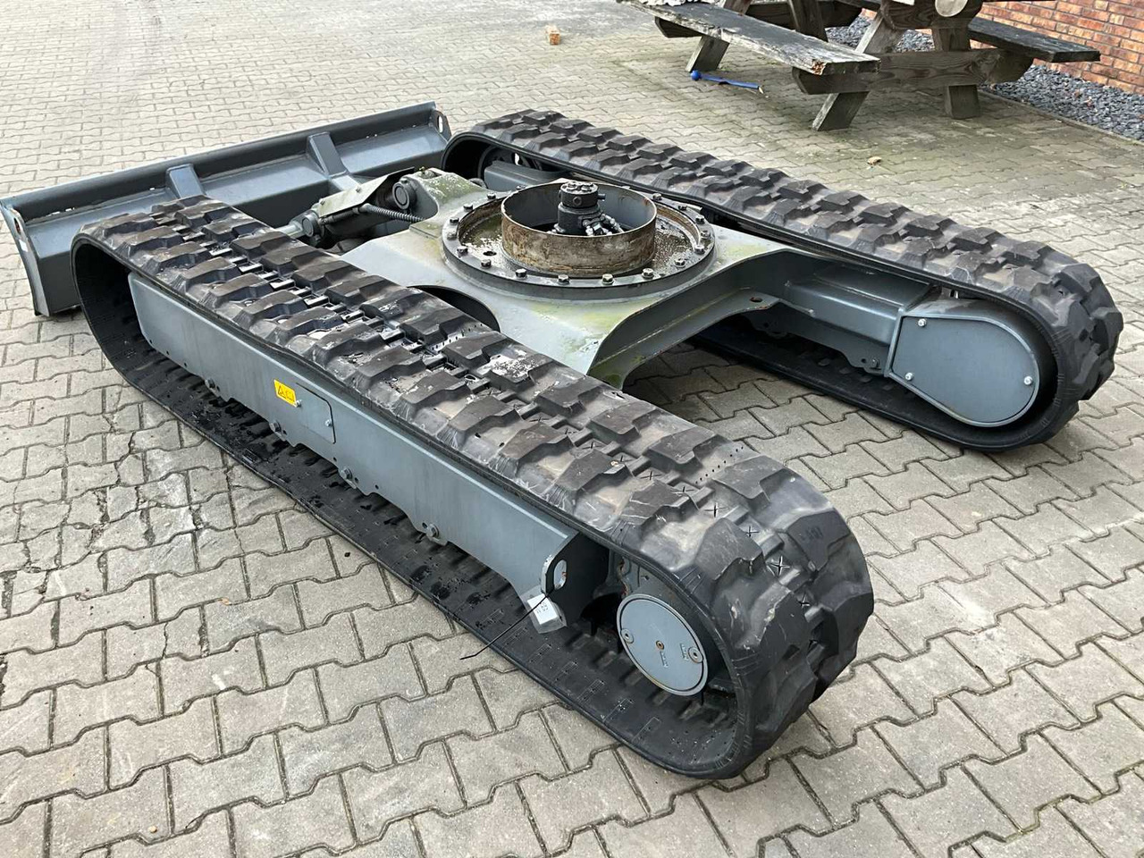 TAKEUCHI TB250-2 TRACKED DUMPER UNDERCARRIAGE - Minidumper: foto 4 TAKEUCHI TB250-2 TRACKED DUMPER UNDERCARRIAGE - Minidumper: foto 4