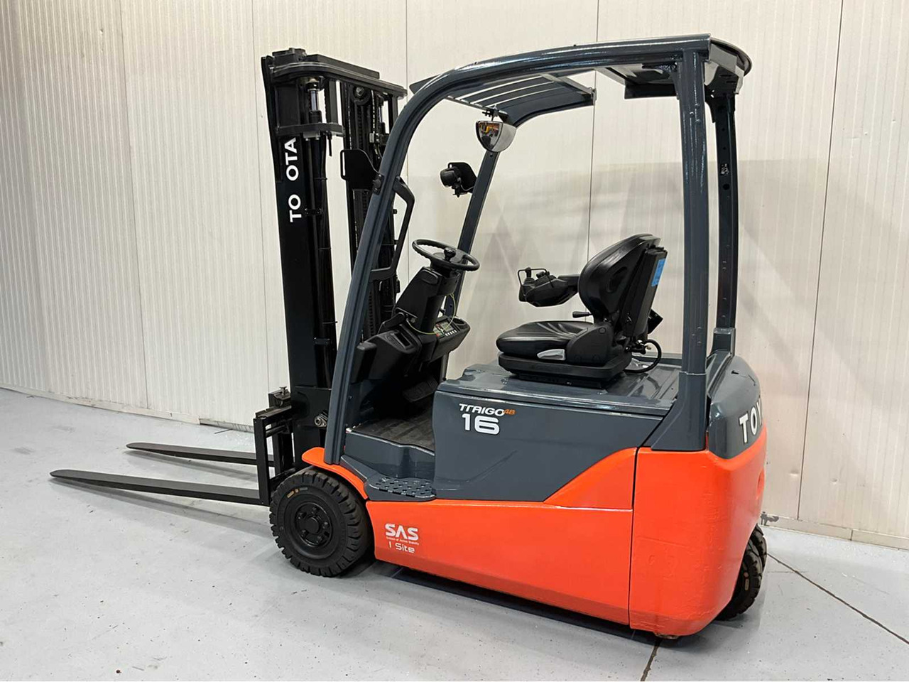 TOYOTA - 8FBE16T - FORKLIFT YEAR OF MANUFACTURE 2019- SPOONS 160CM - 7325 HOURS - SIDE-SHIFT - Carretilla elevadora: foto 3 TOYOTA - 8FBE16T - FORKLIFT YEAR OF MANUFACTURE 2019- SPOONS 160CM - 7325 HOURS - SIDE-SHIFT - Carretilla elevadora: foto 3
