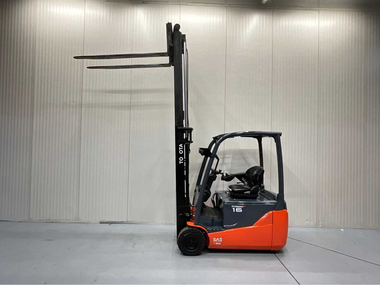 TOYOTA - 8FBE16T - FORKLIFT YEAR OF MANUFACTURE 2019- SPOONS 160CM - 7325 HOURS - SIDE-SHIFT - Carretilla elevadora: foto 5 TOYOTA - 8FBE16T - FORKLIFT YEAR OF MANUFACTURE 2019- SPOONS 160CM - 7325 HOURS - SIDE-SHIFT - Carretilla elevadora: foto 5