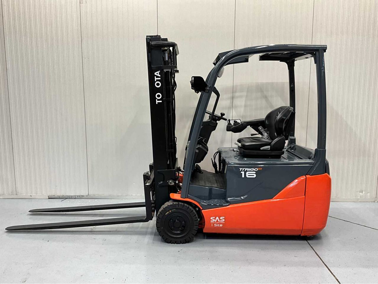 TOYOTA - 8FBE16T - FORKLIFT YEAR OF MANUFACTURE 2019- SPOONS 160CM - 7325 HOURS - SIDE-SHIFT - Carretilla elevadora: foto 2 TOYOTA - 8FBE16T - FORKLIFT YEAR OF MANUFACTURE 2019- SPOONS 160CM - 7325 HOURS - SIDE-SHIFT - Carretilla elevadora: foto 2