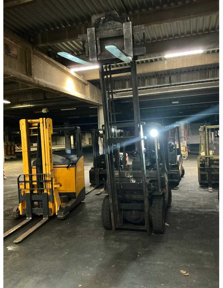 TOYOTA GENEO 25 FORKLIFT WITH ROTATING CARRIAGE - Carretilla elevadora: foto 3 TOYOTA GENEO 25 FORKLIFT WITH ROTATING CARRIAGE - Carretilla elevadora: foto 3