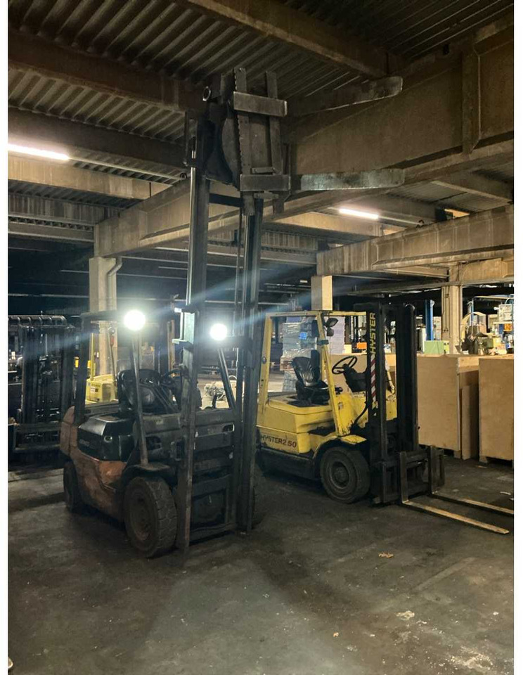 TOYOTA GENEO 25 FORKLIFT WITH ROTATING CARRIAGE - Carretilla elevadora: foto 4 TOYOTA GENEO 25 FORKLIFT WITH ROTATING CARRIAGE - Carretilla elevadora: foto 4