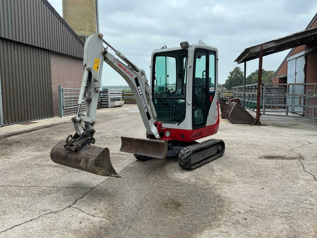 Takeuchi 2020 TAKEUCHI TB216 MINI EXCAVATOR - Miniexcavadora: foto 1 Takeuchi 2020 TAKEUCHI TB216 MINI EXCAVATOR - Miniexcavadora: foto 1