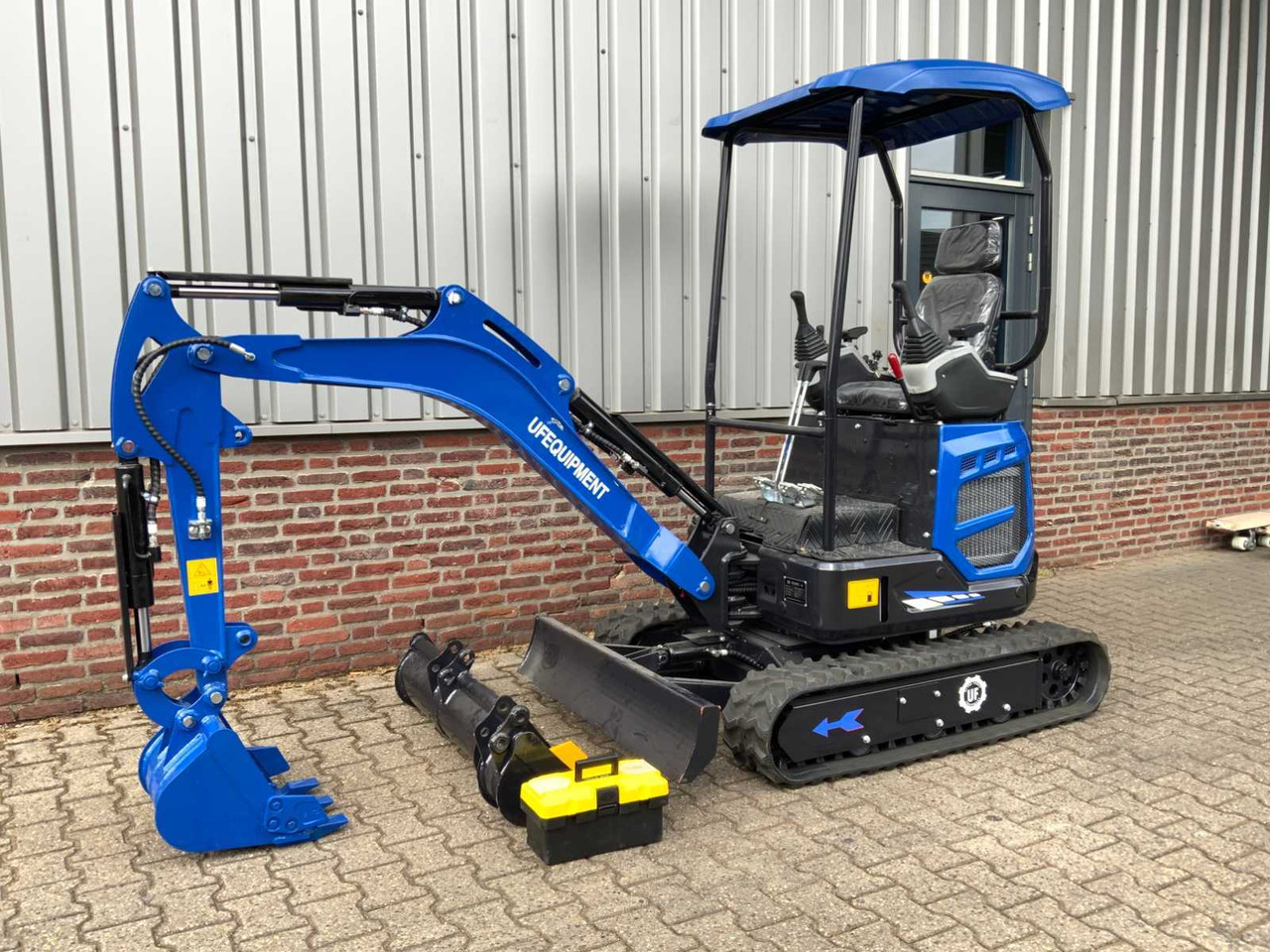 UF Equipment NM-18 - Miniexcavadora: foto 1 UF Equipment NM-18 - Miniexcavadora: foto 1