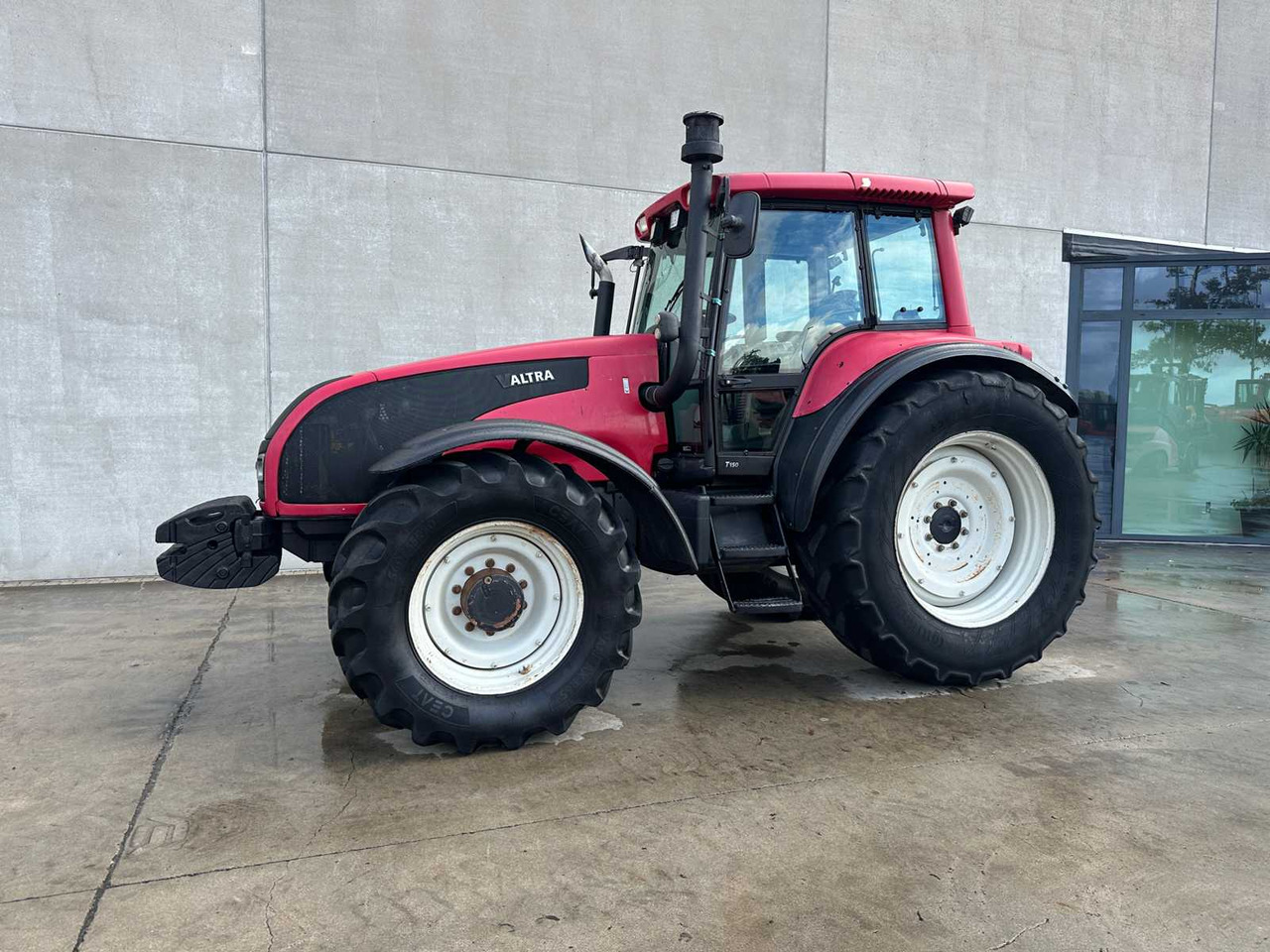 VALTRA - T150 - ALL-WHEEL DRIVE AGRICULTURAL TRACTOR - Tractor: foto 1 VALTRA - T150 - ALL-WHEEL DRIVE AGRICULTURAL TRACTOR - Tractor: foto 1