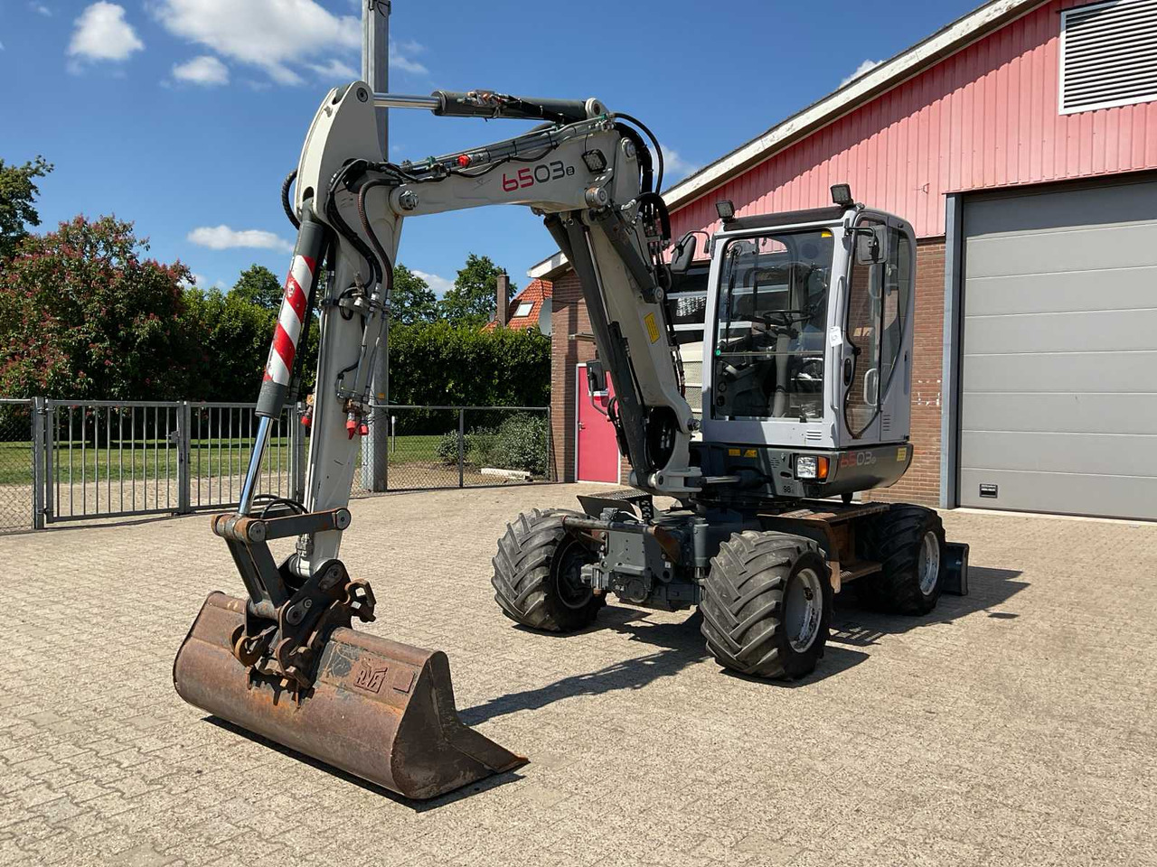 Wacker Neuson 6503-2 - Excavadora de ruedas: foto 1 Wacker Neuson 6503-2 - Excavadora de ruedas: foto 1