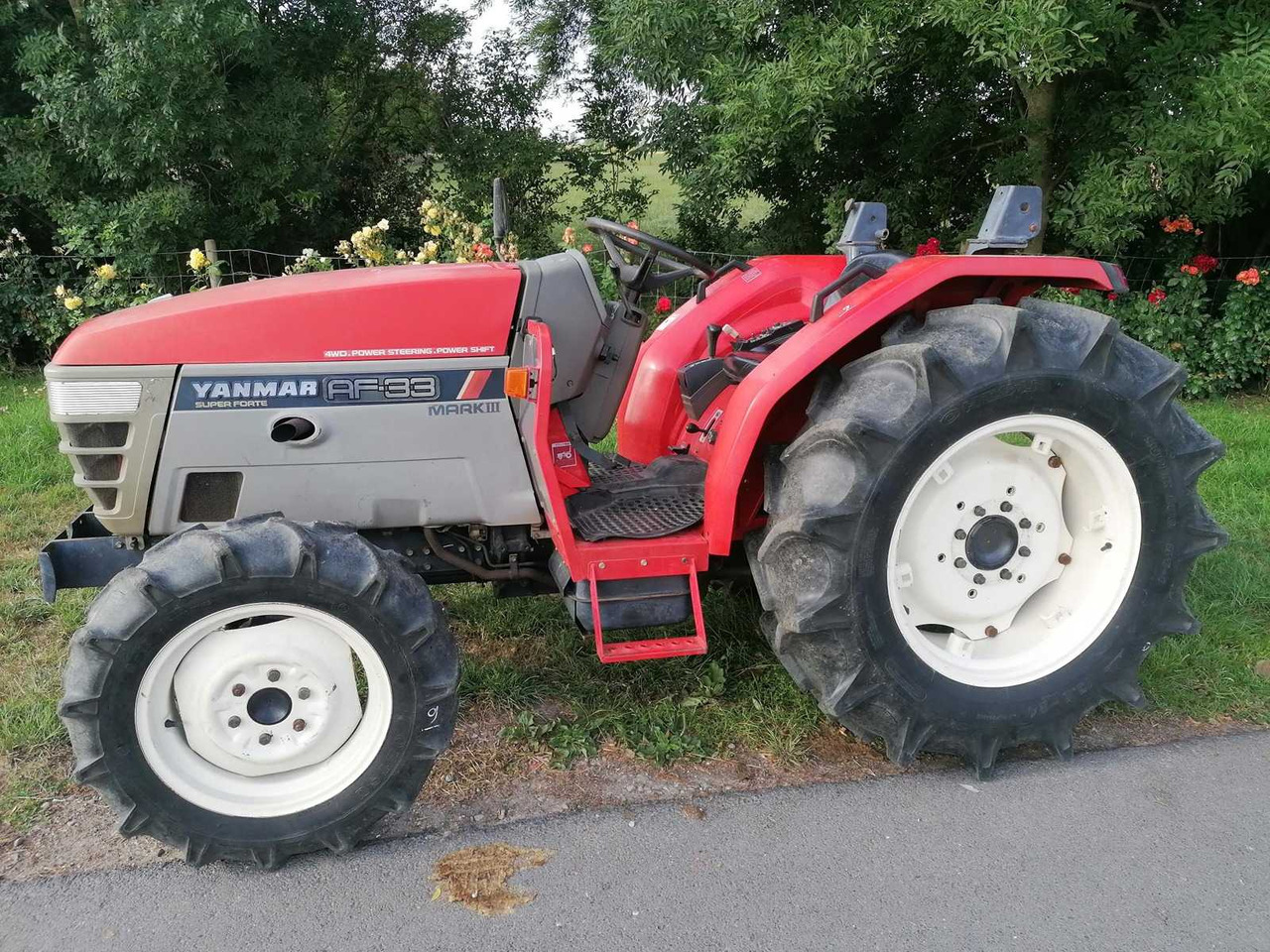 Yanmar AF-33 - Mini tractor: foto 1 Yanmar AF-33 - Mini tractor: foto 1