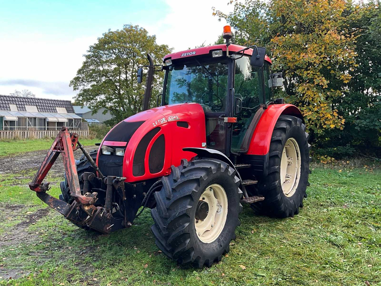 Zetor Forterra 10641 - Tractor: foto 1 Zetor Forterra 10641 - Tractor: foto 1