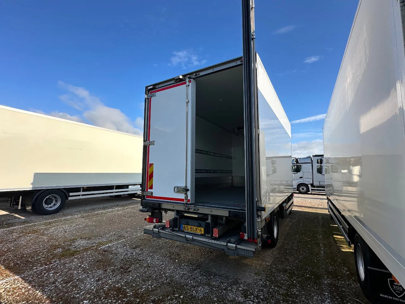 DAF LF 210 LF.14.210 EURO6. KOELBAKWAGEN MET LAADKLEP - Camión frigorífico: foto 3 DAF LF 210 LF.14.210 EURO6. KOELBAKWAGEN MET LAADKLEP - Camión frigorífico: foto 3