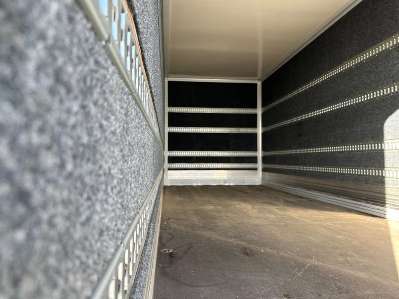 Mercedes-Benz Atego ATEGO1223L EURO6. 725x248x265 3 tons klep. - Camión caja cerrada: foto 5 Mercedes-Benz Atego ATEGO1223L EURO6. 725x248x265 3 tons klep. - Camión caja cerrada: foto 5