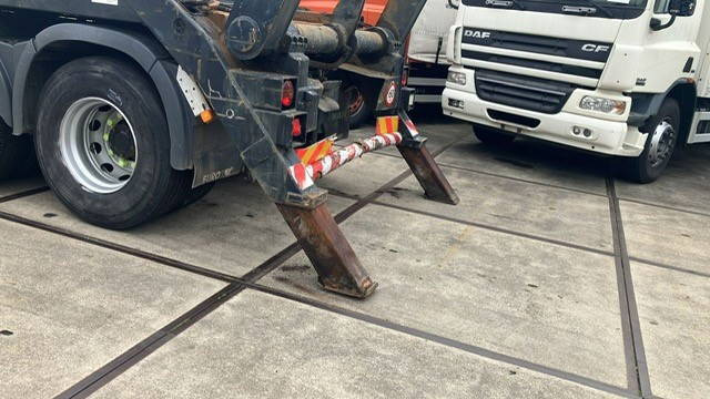AJK AK 11 M Portaalarmsysteem - Equipos de gancho multilift/ De cadena multilift: foto 2 AJK AK 11 M Portaalarmsysteem - Equipos de gancho multilift/ De cadena multilift: foto 2