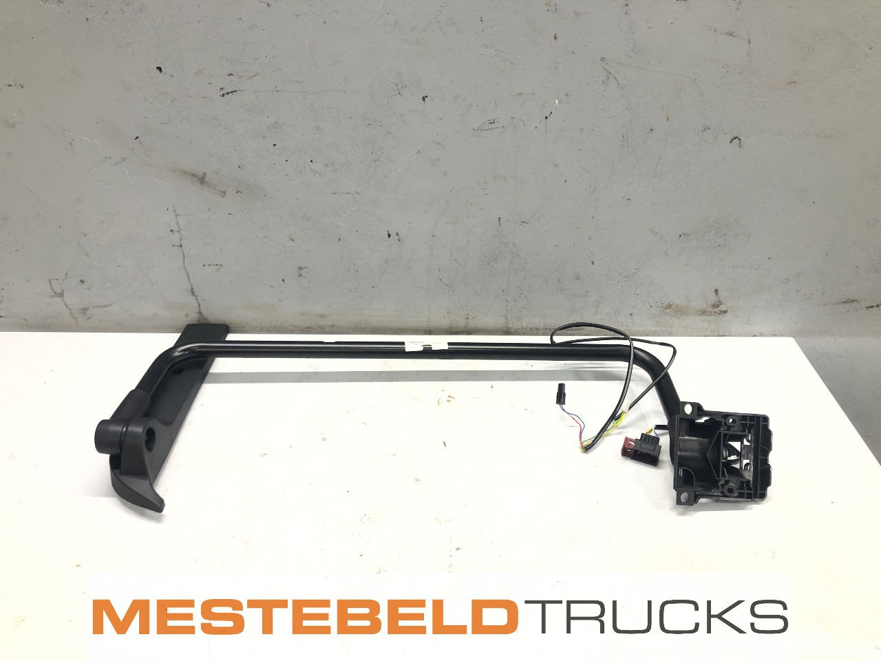 DAF Spiegelsteun links - Cabina e interior para Camión: foto 1 DAF Spiegelsteun links - Cabina e interior para Camión: foto 1