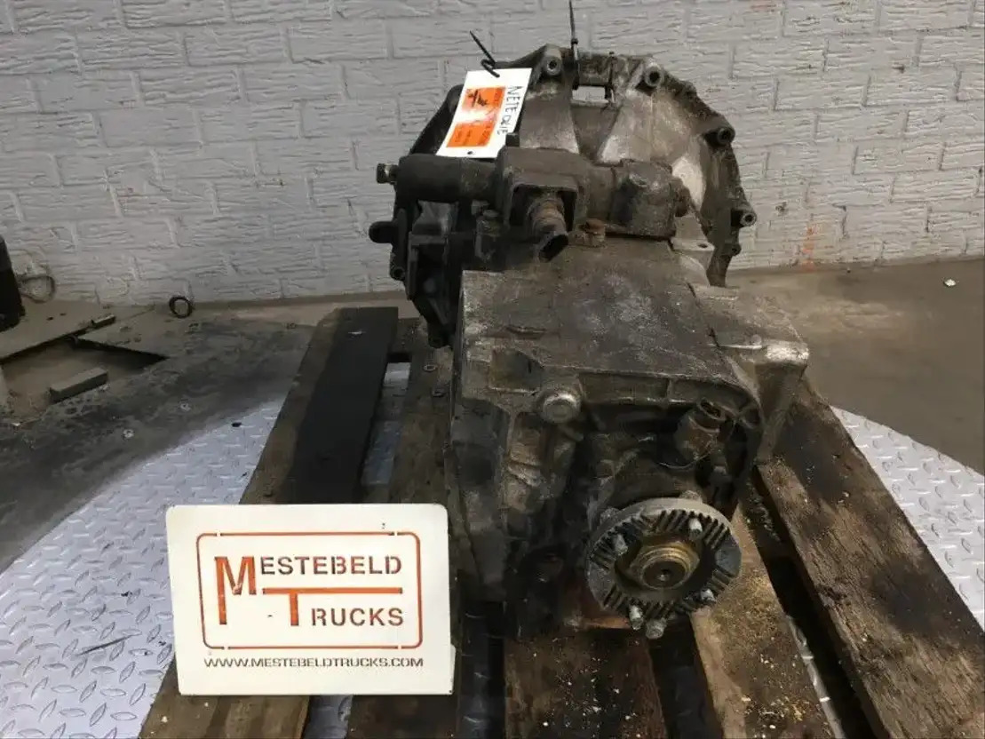 Iveco Versnellingsbak 2855.619G01  - Caja de cambios y piezas para Camión: foto 2 Iveco Versnellingsbak 2855.619G01  - Caja de cambios y piezas para Camión: foto 2