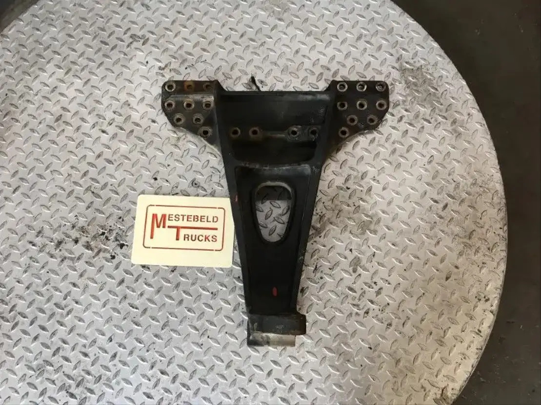 MAN Reactiestangsteun rechts - Bastidor/ Chasis para Camión: foto 1 MAN Reactiestangsteun rechts - Bastidor/ Chasis para Camión: foto 1