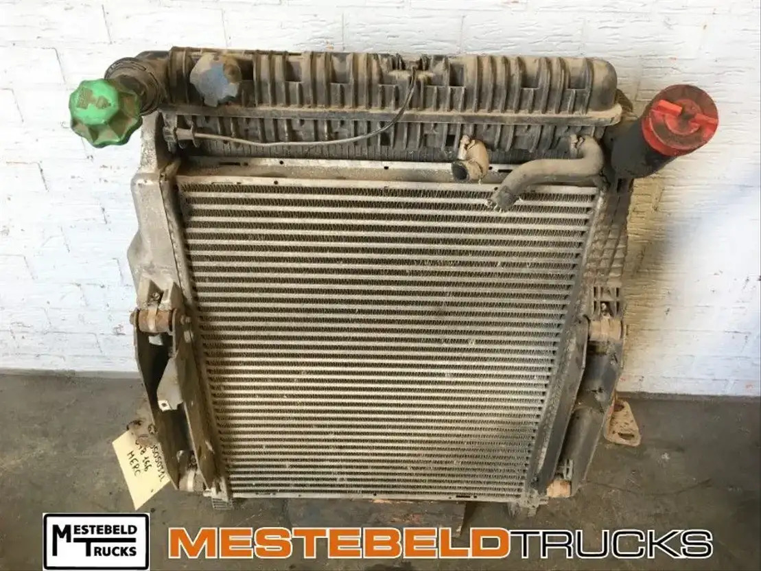 Mercedes-Benz Radiateur+ intercooler - Sistema de refrigeración para Camión: foto 2 Mercedes-Benz Radiateur+ intercooler - Sistema de refrigeración para Camión: foto 2