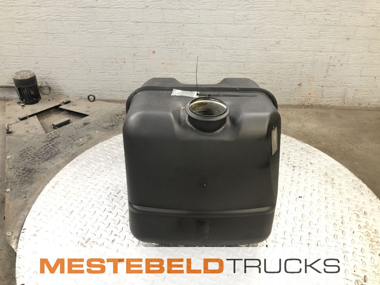 Scania Uitlaatdemper 4-serie - Silenciador/ Sistema de escape para Camión: foto 1 Scania Uitlaatdemper 4-serie - Silenciador/ Sistema de escape para Camión: foto 1