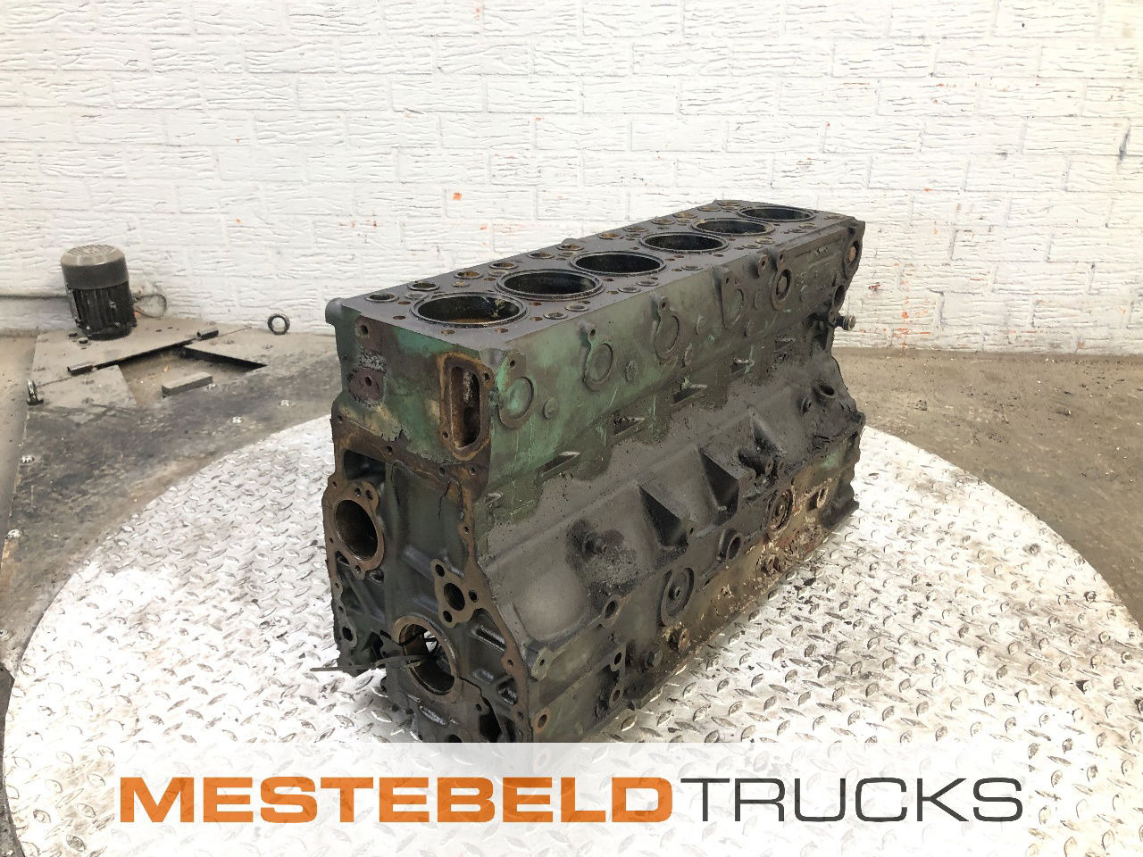 Volvo Blok TD61F - Motor y piezas para Camión: foto 1 Volvo Blok TD61F - Motor y piezas para Camión: foto 1