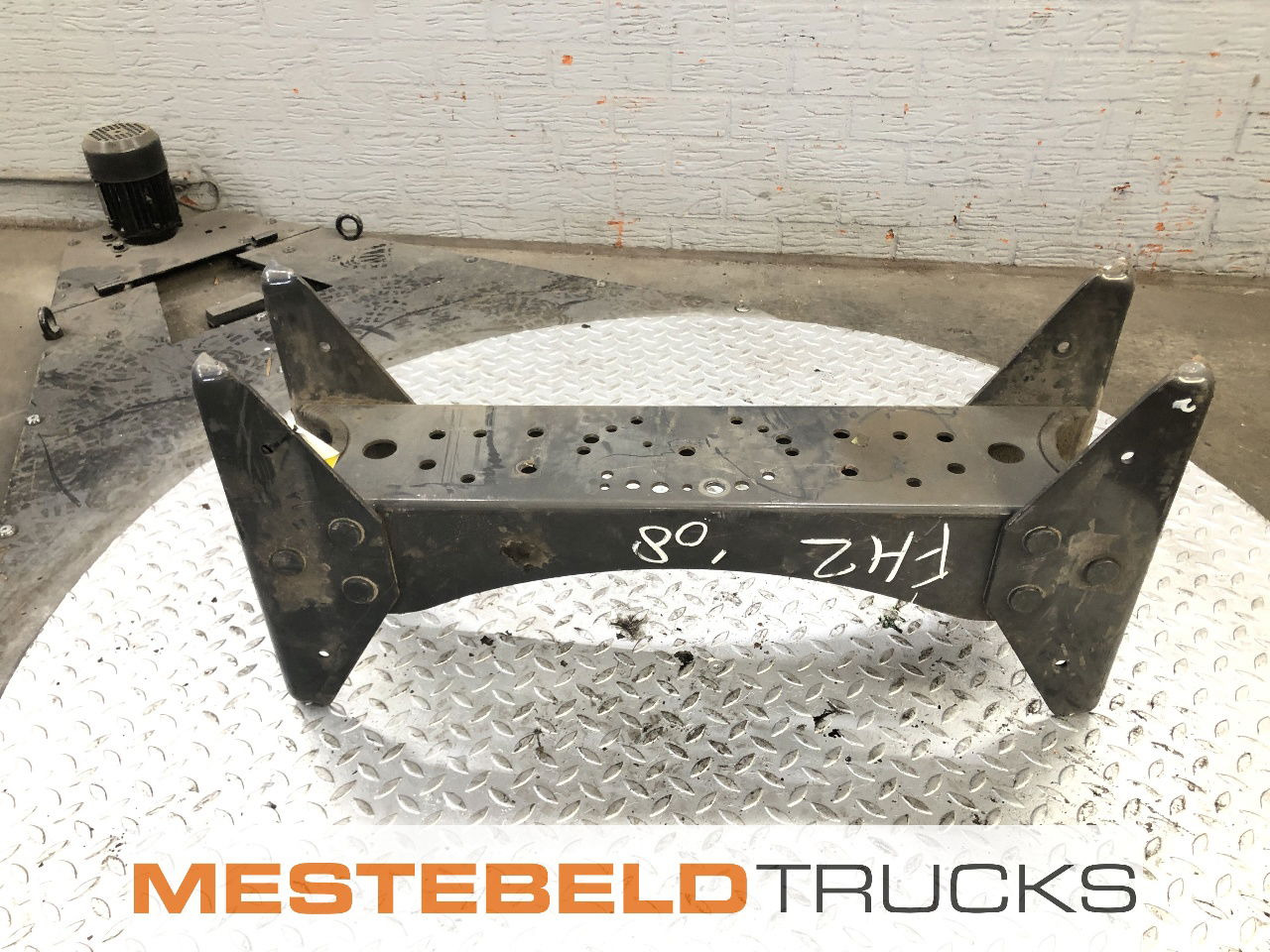 Volvo Dwarsligger na transmissie FH 2 - Bastidor/ Chasis para Camión: foto 1 Volvo Dwarsligger na transmissie FH 2 - Bastidor/ Chasis para Camión: foto 1