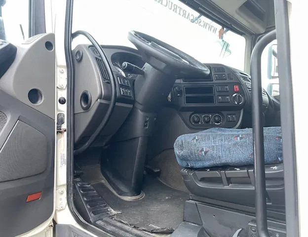 Cabeza tractora DAF XF 460 Retarder 2x Fuel-tanks: foto 8 Cabeza tractora DAF XF 460 Retarder 2x Fuel-tanks: foto 8