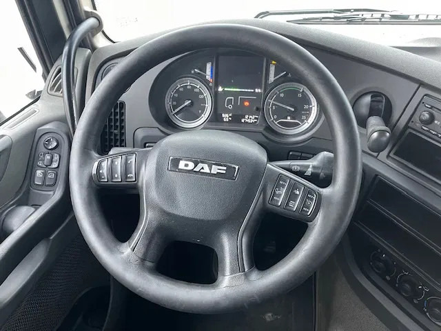 Cabeza tractora DAF XF 460 Retarder 2x Fuel-tanks: foto 10 Cabeza tractora DAF XF 460 Retarder 2x Fuel-tanks: foto 10