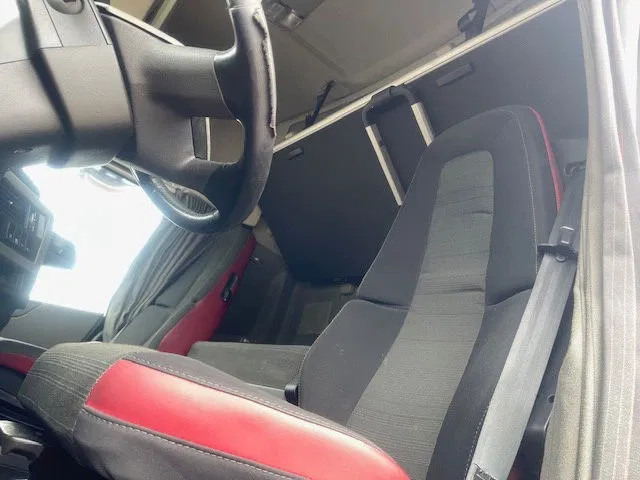 Cabeza tractora Volvo FH 13.460 2Tanks-NL~Truck-Parking Cool TUV: foto 11 Cabeza tractora Volvo FH 13.460 2Tanks-NL~Truck-Parking Cool TUV: foto 11