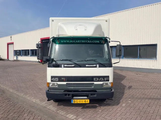 DAF LF 45.130 CLEAN HORSES NL-TRUCK - Camión para caballos: foto 2 DAF LF 45.130 CLEAN HORSES NL-TRUCK - Camión para caballos: foto 2