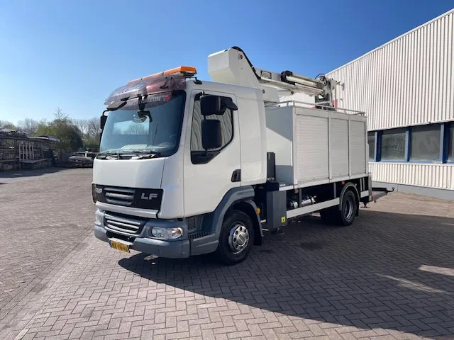 DAF LF 45.160 CUSTERS Hoogwerker 14,5 mtr / Skyworker 14,5mtr - Camión con plataforma elevadora: foto 4 DAF LF 45.160 CUSTERS Hoogwerker 14,5 mtr / Skyworker 14,5mtr - Camión con plataforma elevadora: foto 4