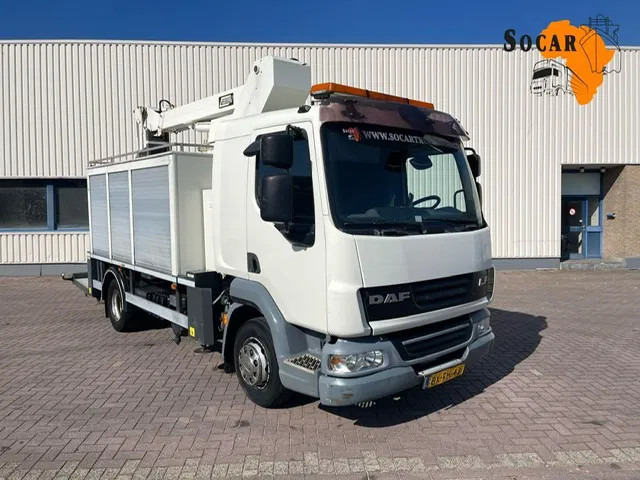 DAF LF 45.160 CUSTERS Hoogwerker 14,5 mtr / Skyworker 14,5mtr - Camión con plataforma elevadora: foto 1 DAF LF 45.160 CUSTERS Hoogwerker 14,5 mtr / Skyworker 14,5mtr - Camión con plataforma elevadora: foto 1
