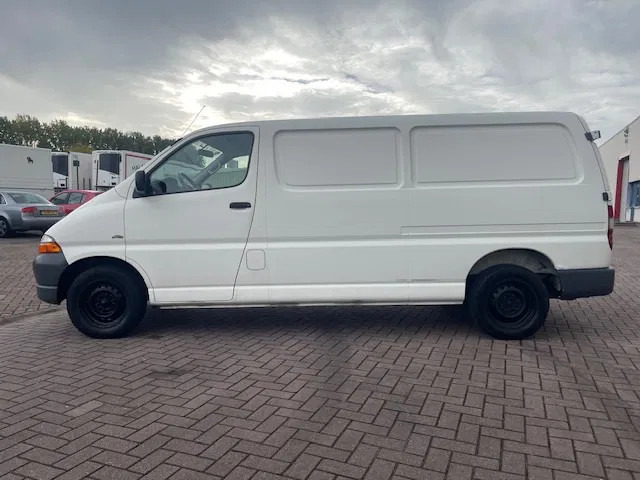 Toyota HiAce 2.5 D4-D 90 Lang Airco - Furgoneta pequeña: foto 4 Toyota HiAce 2.5 D4-D 90 Lang Airco - Furgoneta pequeña: foto 4