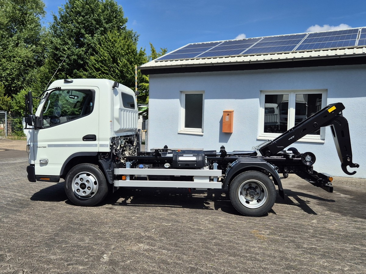 FUSO Fuso Canter 7C18 City Abrollkipper AHK Hooklift - Camión multibasculante: foto 3 FUSO Fuso Canter 7C18 City Abrollkipper AHK Hooklift - Camión multibasculante: foto 3