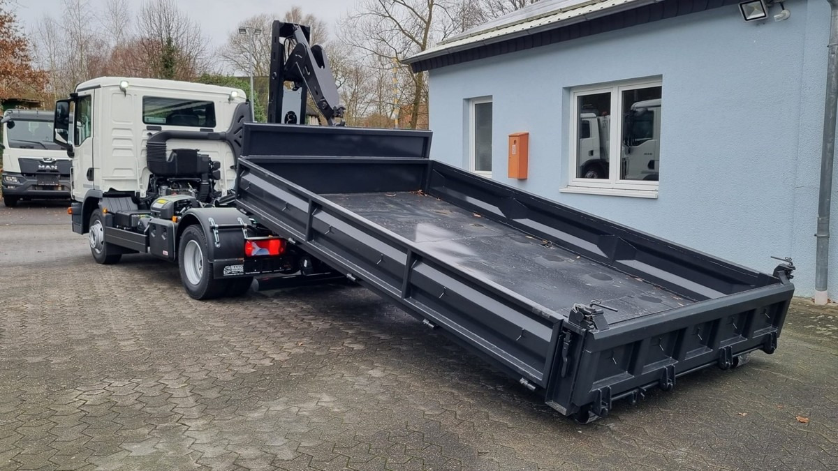 MAN TGL 12.220 BL NEU City Abrollkipper 8t TipMatic - Camión multibasculante: foto 4 MAN TGL 12.220 BL NEU City Abrollkipper 8t TipMatic - Camión multibasculante: foto 4