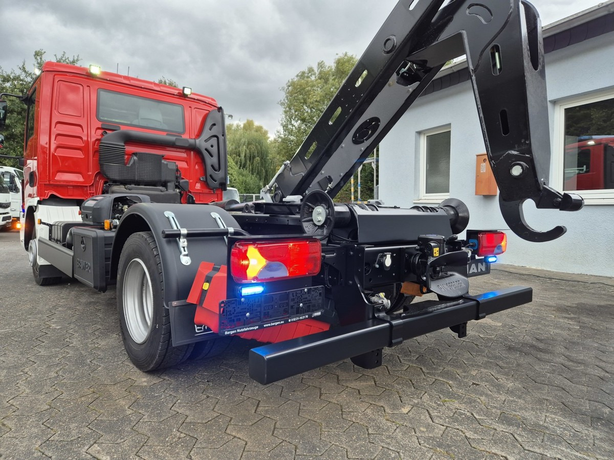 MAN TGL 8.190 Feuerwehrfahrzeug City Abrollkipper - Camión multibasculante: foto 4 MAN TGL 8.190 Feuerwehrfahrzeug City Abrollkipper - Camión multibasculante: foto 4