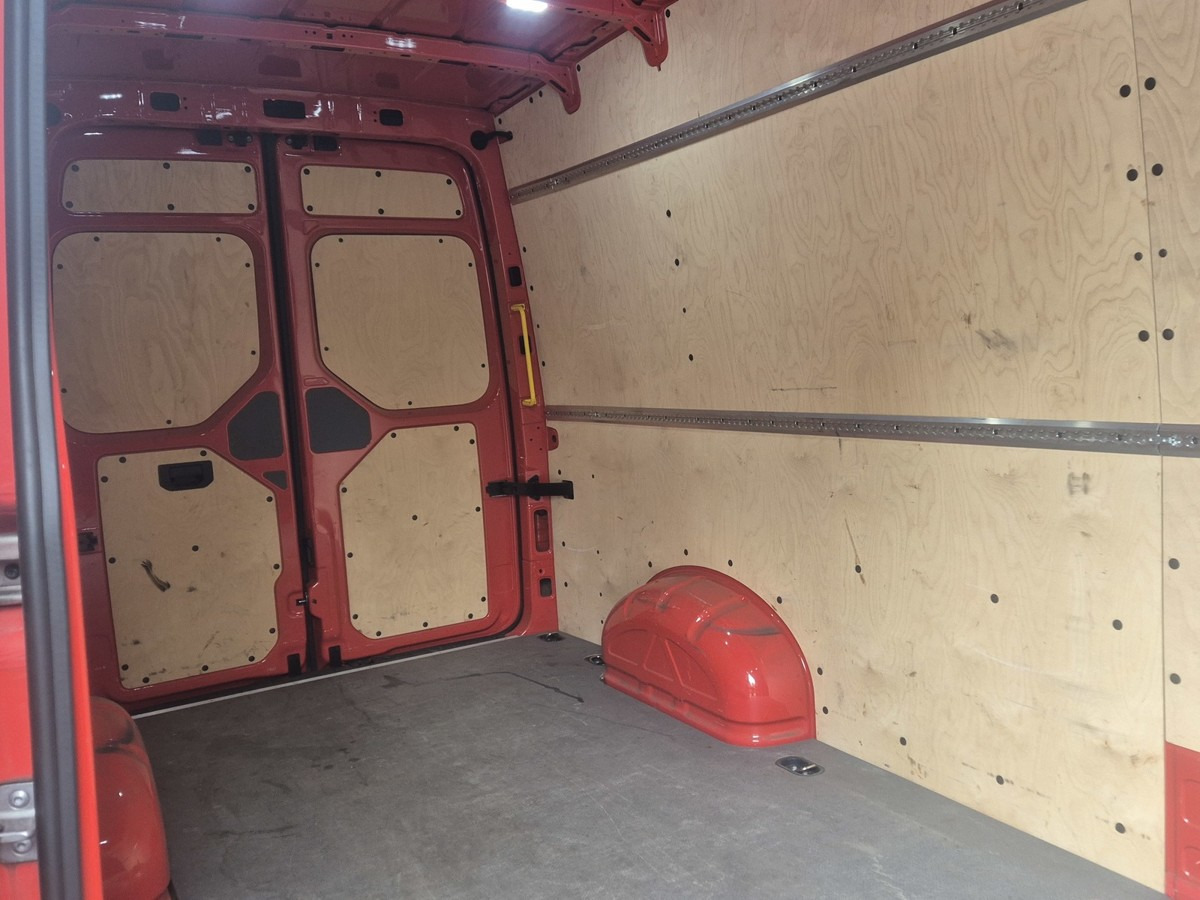 Furgón VW Crafter 35 Maxi L4H3 1Hand PDC sofort verfügbar!: foto 14 Furgón VW Crafter 35 Maxi L4H3 1Hand PDC sofort verfügbar!: foto 14