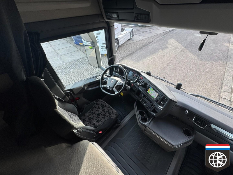 Scania R450 euro 6 D - Retarder - Night A/C - CLEAN TRUCK - full spoiler - Cabeza tractora: foto 3 Scania R450 euro 6 D - Retarder - Night A/C - CLEAN TRUCK - full spoiler - Cabeza tractora: foto 3