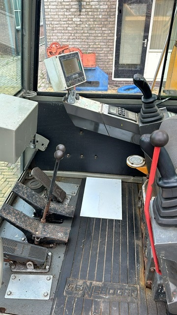 Grúa sobre orugas SENNEBOGEN S 613 R: foto 7