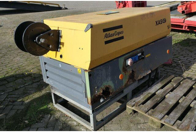 Atlas-Copco XAS 47 DD, 7bar, Kubota, Kompressor, Generator - Compresor de aire: foto 4 Atlas-Copco XAS 47 DD, 7bar, Kubota, Kompressor, Generator - Compresor de aire: foto 4