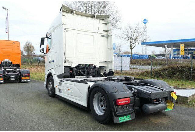 DAF XG 530 FT 4x2, Intarder, 2x Tank, Standklima - Cabeza tractora: foto 3 DAF XG 530 FT 4x2, Intarder, 2x Tank, Standklima - Cabeza tractora: foto 3