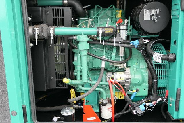 Cummins Stromgenerator, 15 kVA, sofort vefügbar - Generador industriale: foto 2 Cummins Stromgenerator, 15 kVA, sofort vefügbar - Generador industriale: foto 2