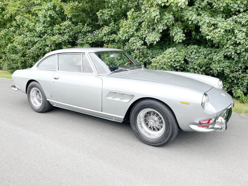 Ferrari 330 GT Coupe 2+2/TÜV neu/H-Zulassung - Coche: foto 2 Ferrari 330 GT Coupe 2+2/TÜV neu/H-Zulassung - Coche: foto 2