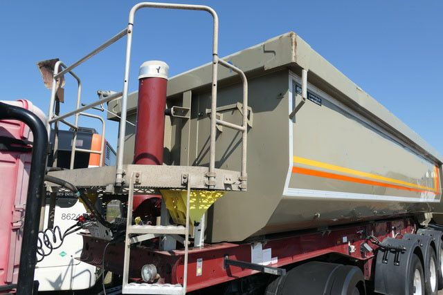 Langendorf SKS-HS 24/30, Stahl, 26m³, Alu-Felgen, BPW - Semirremolque volquete: foto 3 Langendorf SKS-HS 24/30, Stahl, 26m³, Alu-Felgen, BPW - Semirremolque volquete: foto 3